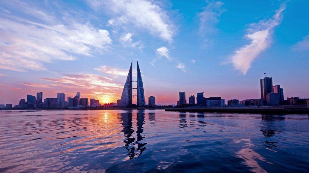 صورة منظر شروق الشمس في المنامة بمملكة البحرين