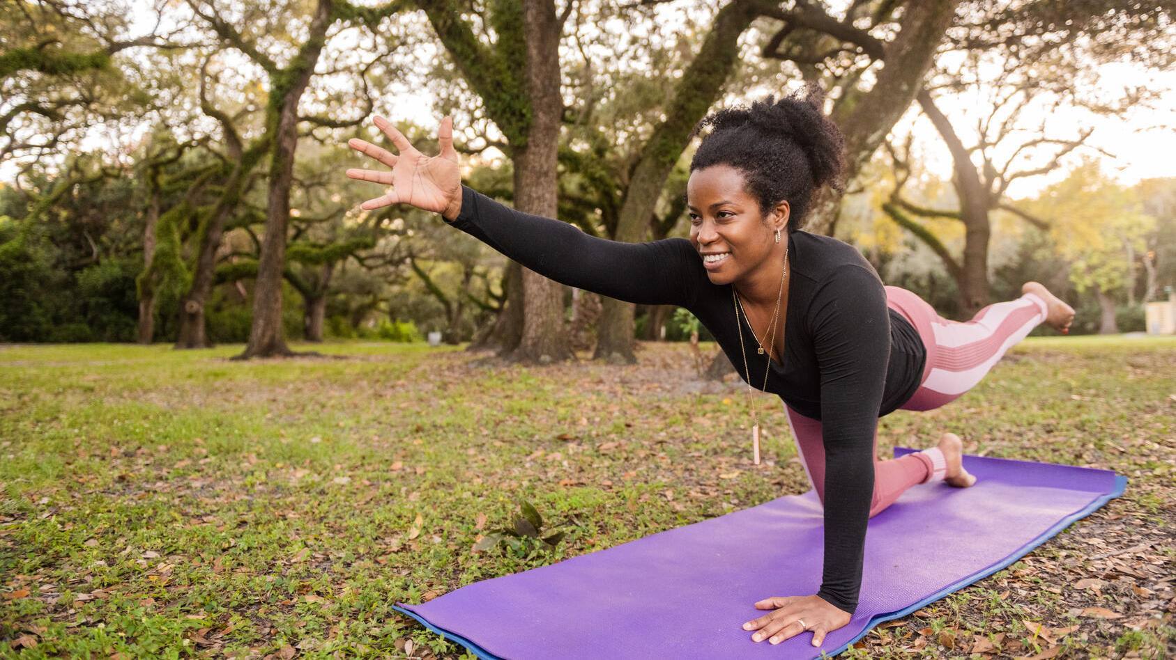 باحثو مايو كلينك يستخدمون الذكاء الاصطناعي للتنبؤ بسقوط المرضى بناء على قوة وسط الجسم في منتصف العمر featured image