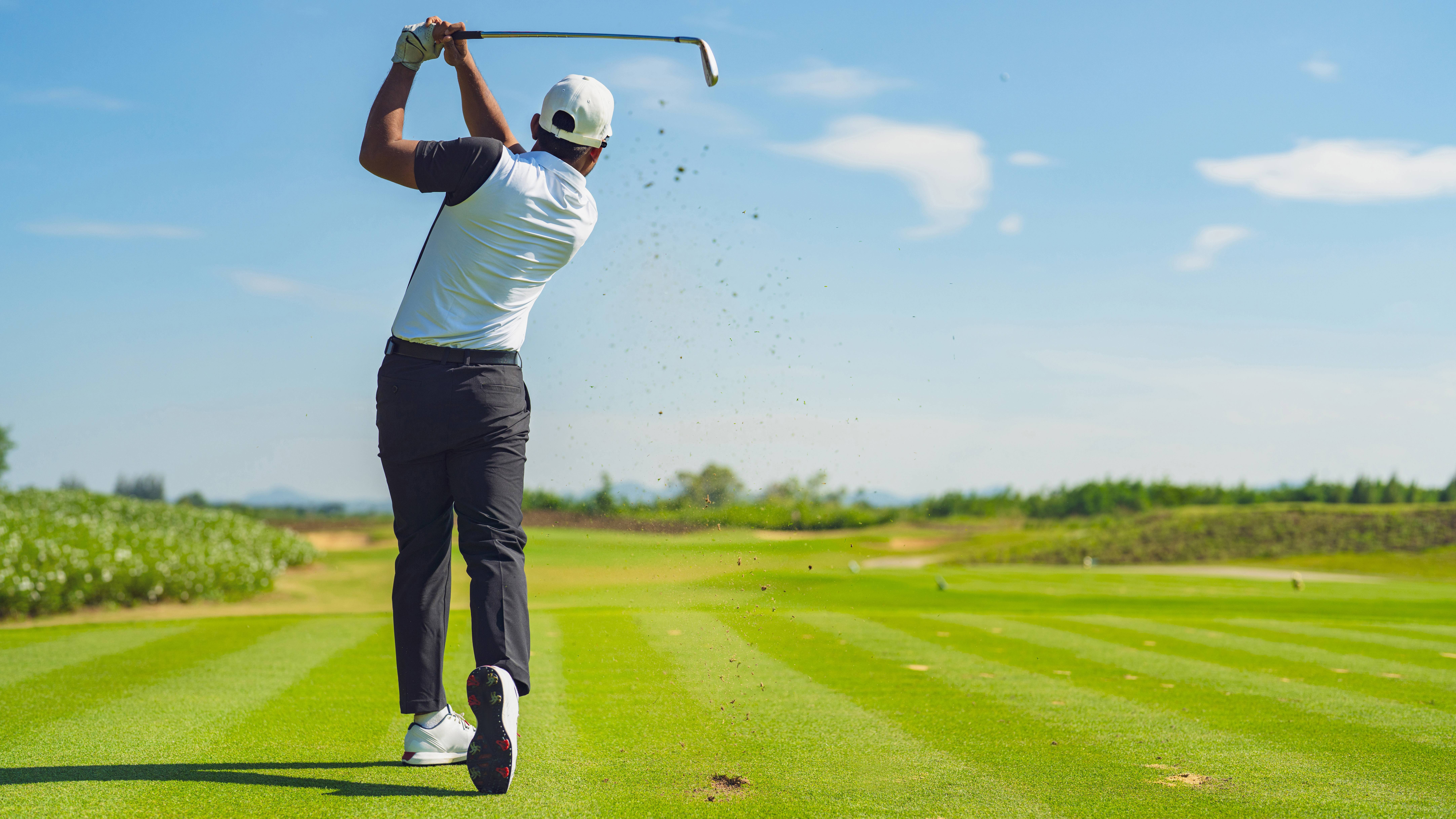 Um bom swing para uma boa saúde: Dicas para prevenir lesões no golfe featured image