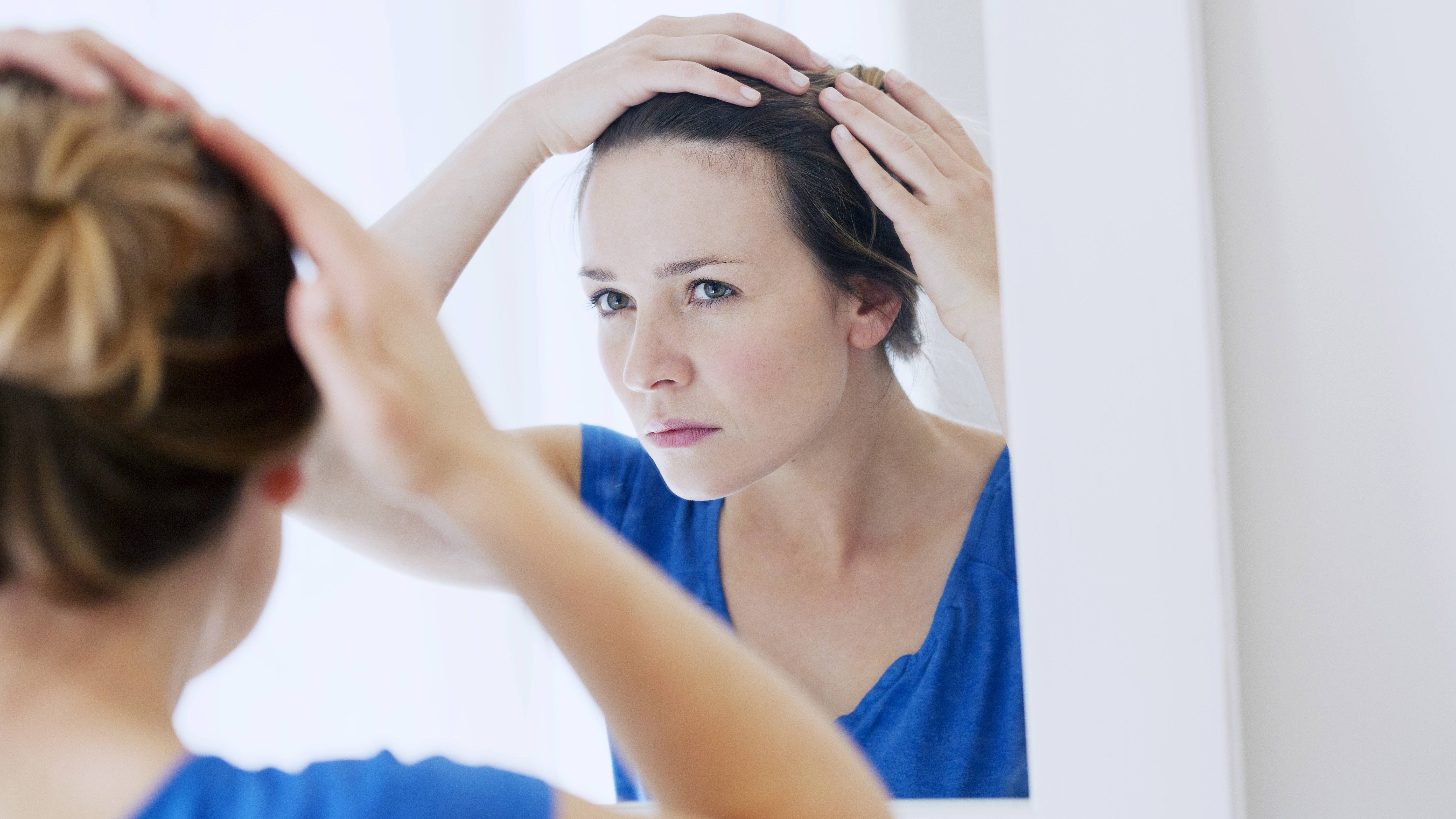 Especialista compartilha dicas práticas para tratar a queda de cabelo featured image