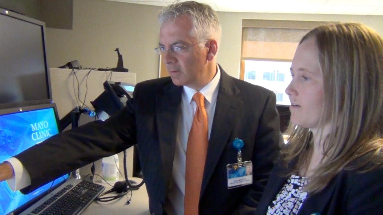 Mayo Clinic medical staff reviewing critical care monitoring system
