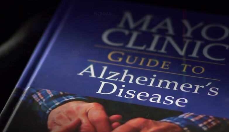 cover of Mayo Clinic book on Alzheimer's disease
