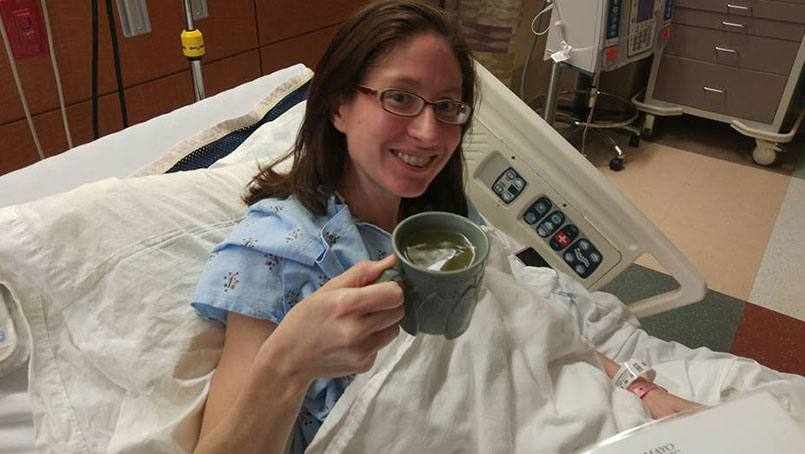 kidney transplant patient Jennifer Tamol in her hospital bed