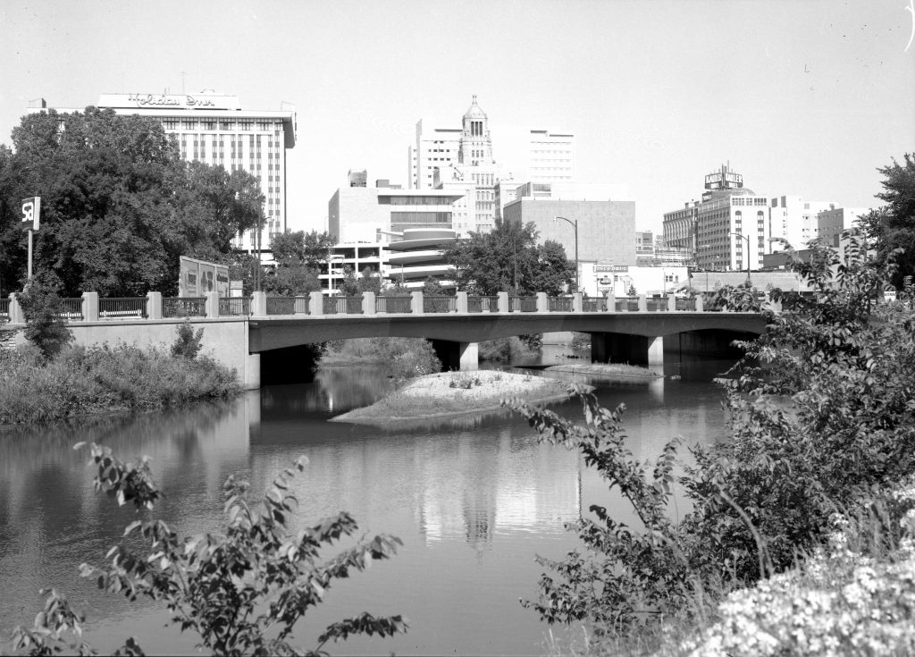 a 1975 photograph of Mayo Clinic's campus in Rochester, Minnesota