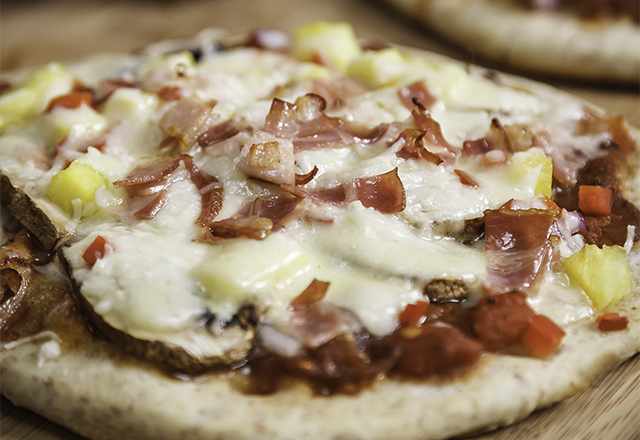 close up of pita pizza for healthy snack