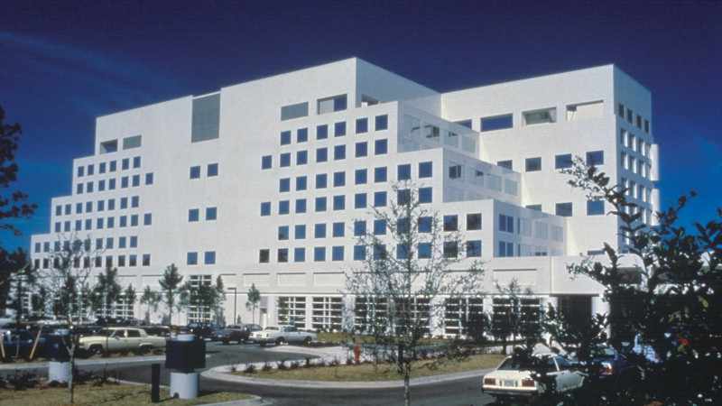 a 1987 photograph of Mayo Clinic's campus in Jacksonville, Florida