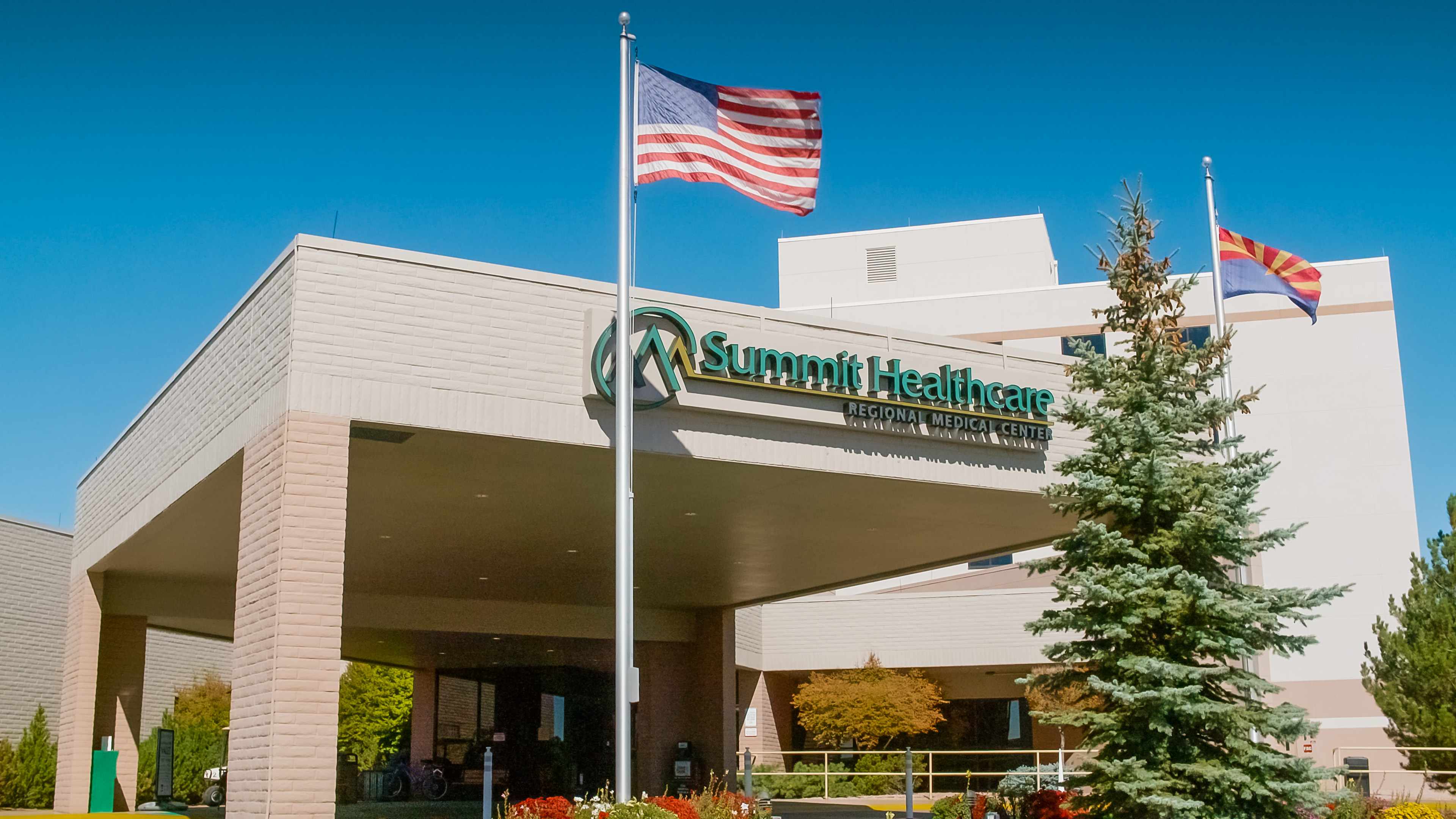 Summit Healthcare Regional Medical Center entrace