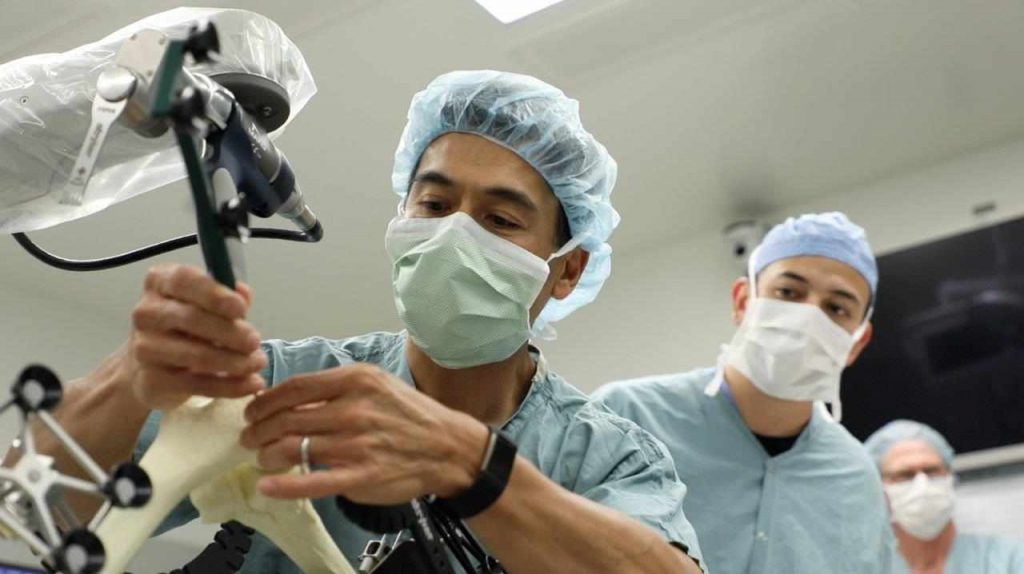Robotic armassisted knee surgery offers hope for arthritis patients