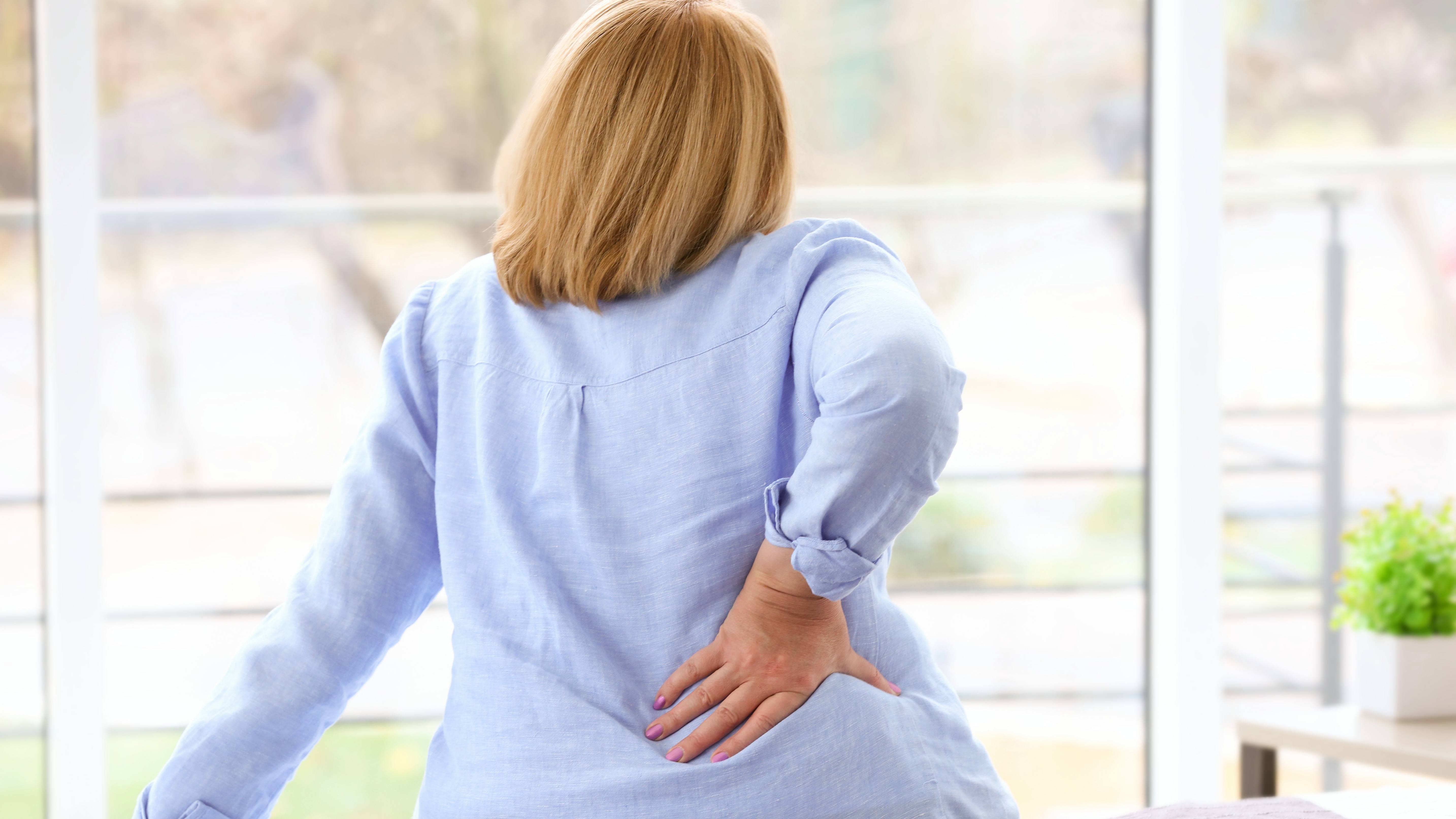 Cómo vivir sin dolor de espalda crónico, según una experta
