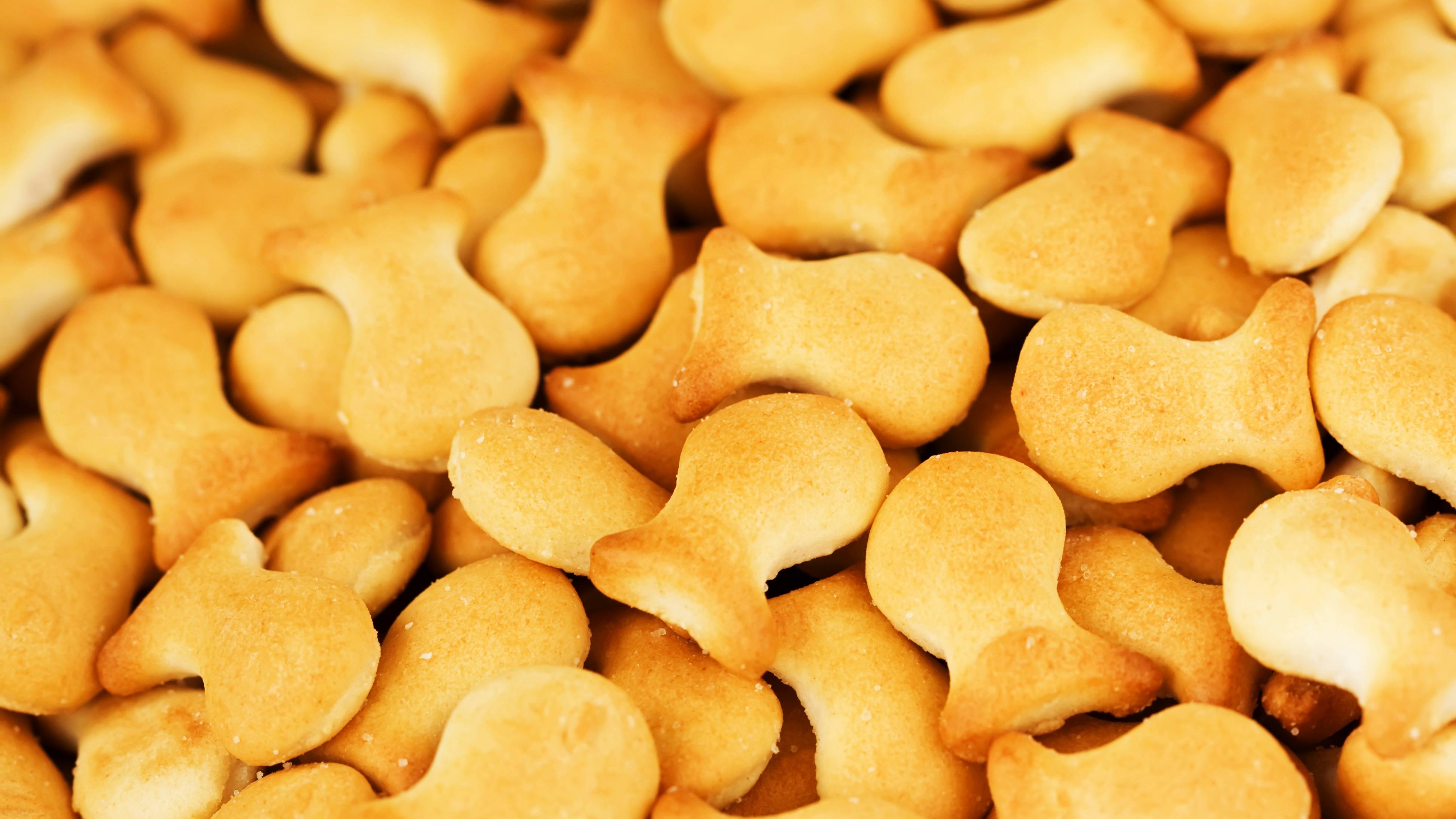 a pile of goldfish crackers for a snack