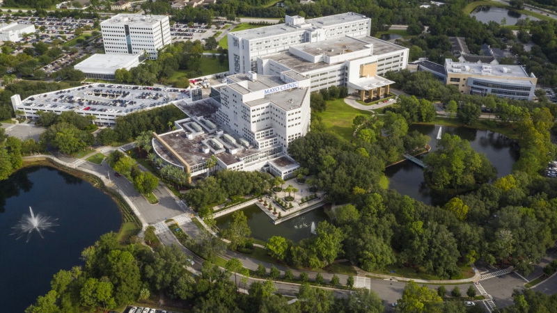Vista áera de la sede de Mayo Clinic en Florida
