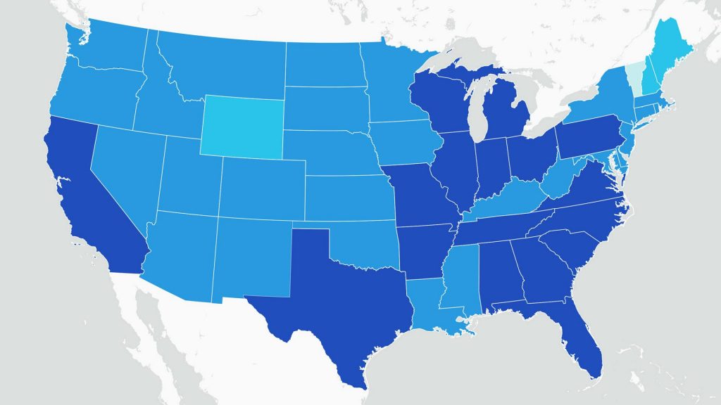 Ilustración gráfica del mapa de seguimiento COVID-19 de Mayo Clinic con diferentes tonos de azul en los estados, que proporciona los datos locales más recientes.