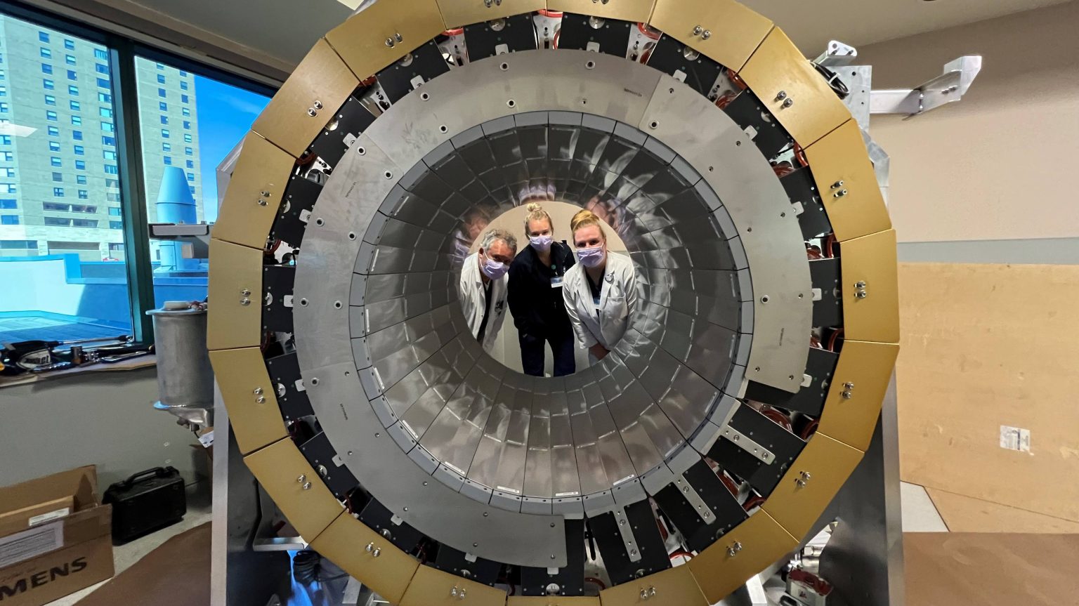 Mayo Clinic installs 1st Quadra PET/CT scanner in North America - Mayo ...