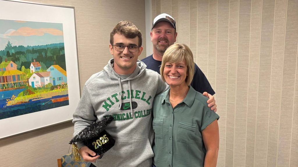 Mayo Clinc patient, Brady Larson and his family