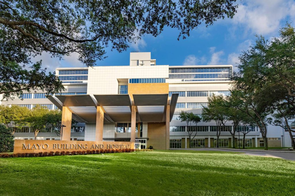Exterior image of Mayo Clinic in Florida