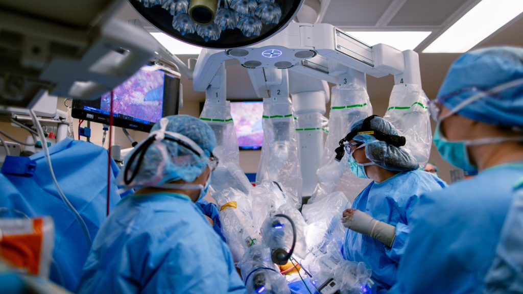 Robotic breast cancer surgery with Dr. Judy Boughey and team