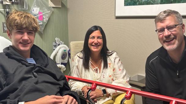 Roman Solheim, Mayo Clinic patient, with his parents