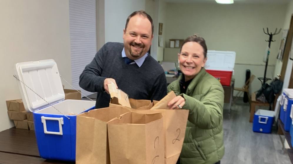 “Nourishing Our Community: Mayo Clinic Preserves Heartland Values Through Food Donations”