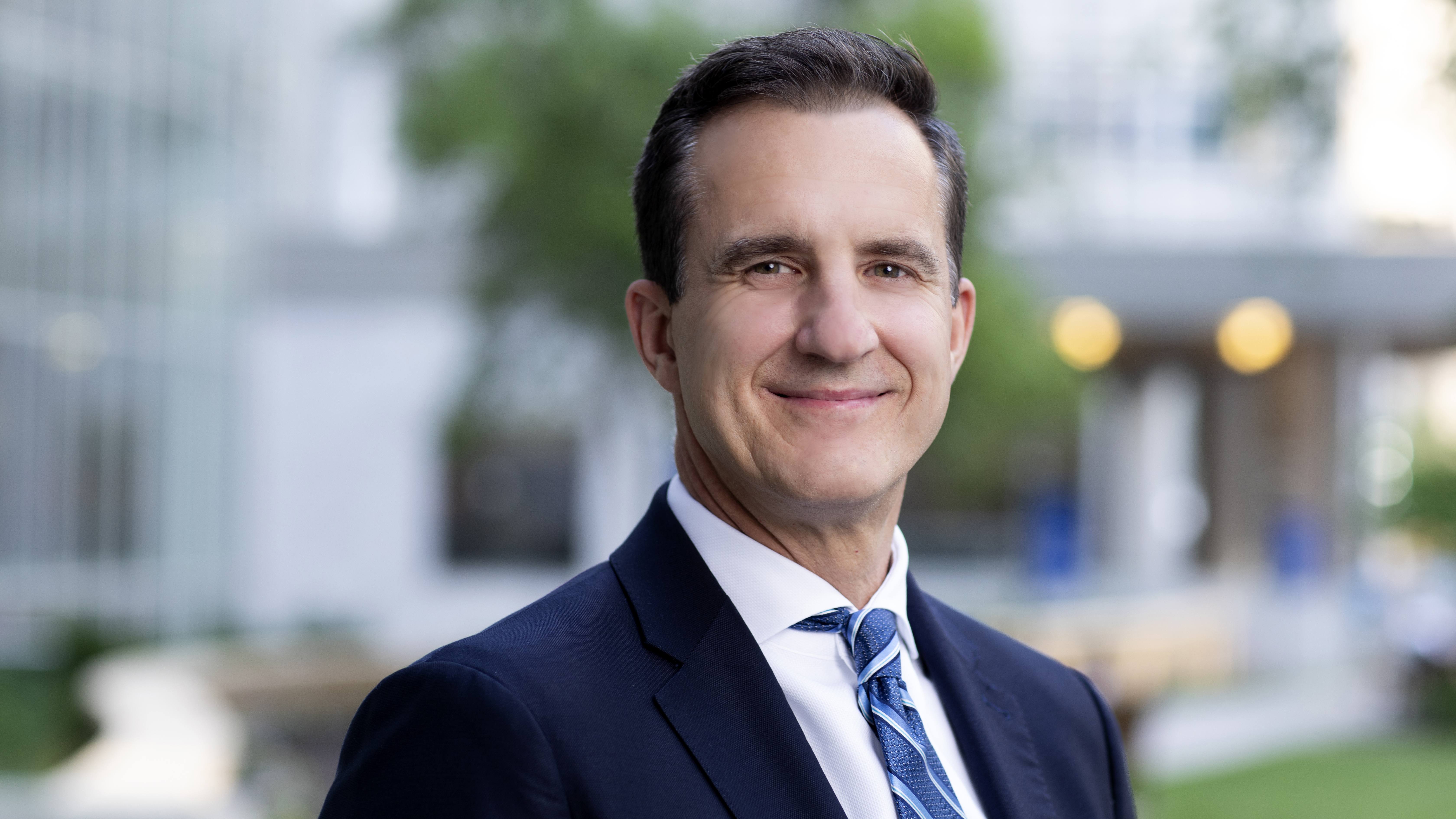 “Traditional Treatment: Surgery at the Forefront in Battling Colorectal Cancer”