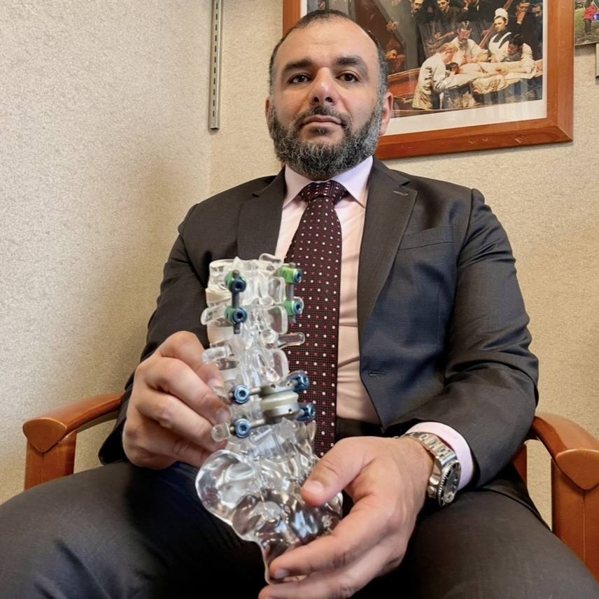 AI, robotics and motion-preserving implants expand spine surgery options for patients featured image