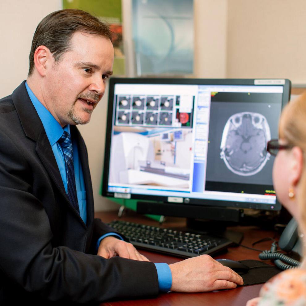 Study finds fractionated radiosurgery reduces recurrence after surgery for brain metastases, may improve survival featured image