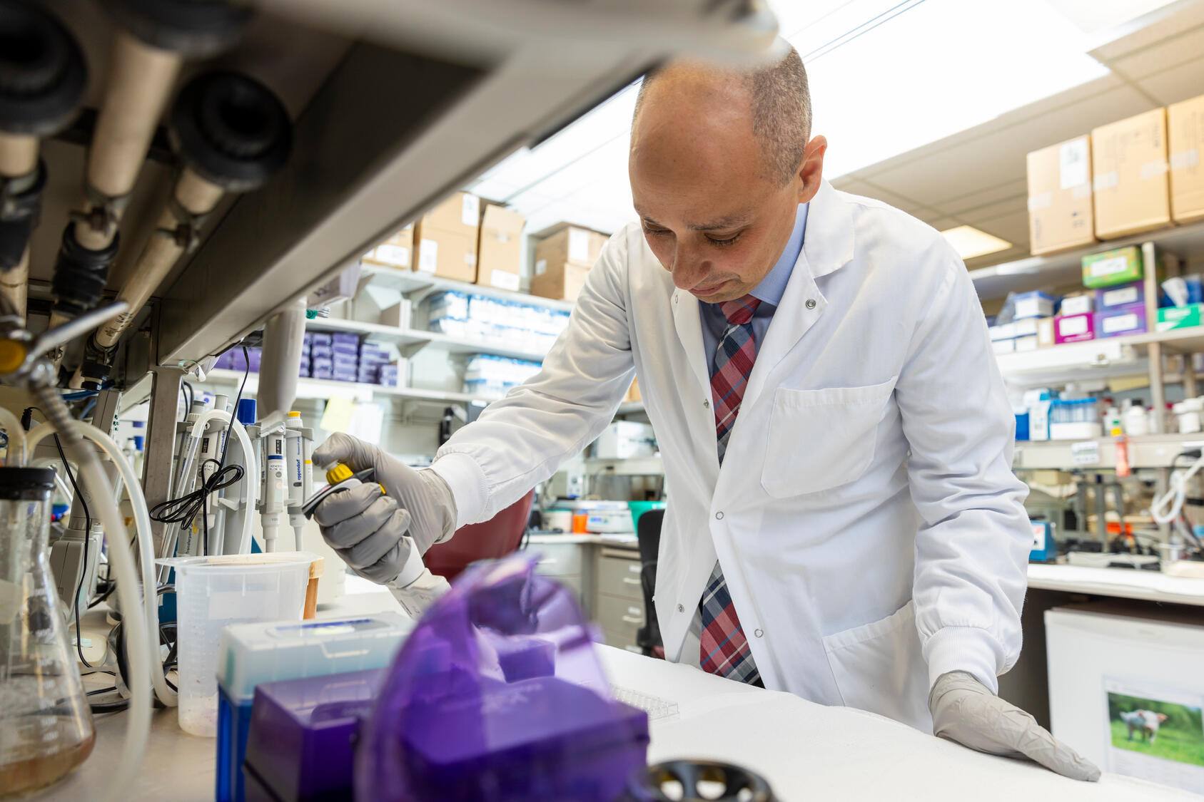Study shows reprogramming thyroid tumors may improve CAR-T cell therapy