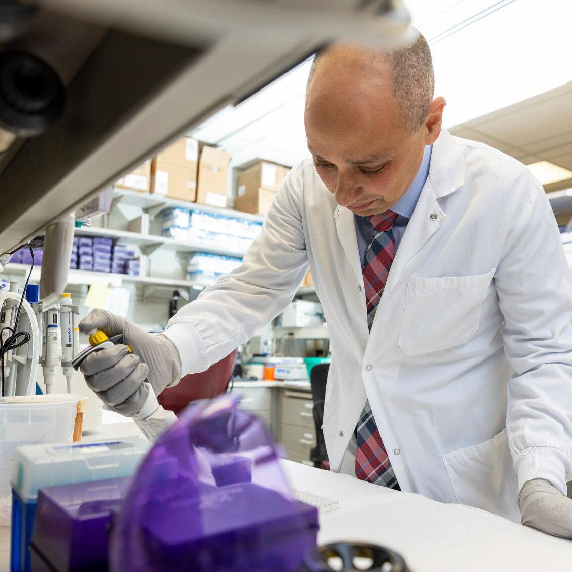 Study shows reprogramming thyroid tumors may improve CAR-T cell therapy featured image